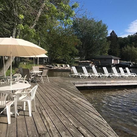 Beachside On Lake Muskoka Порт-Карлинг Экстерьер фото